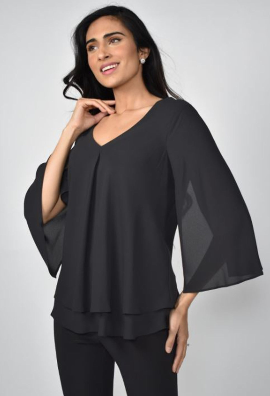 Frank Lyman - Essential blouse. - Martha V 