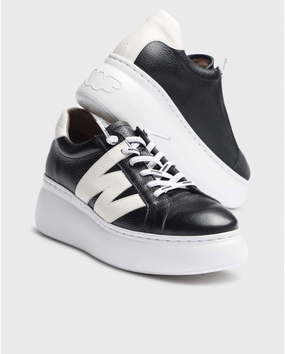 Wonders - Black and White Sneaker